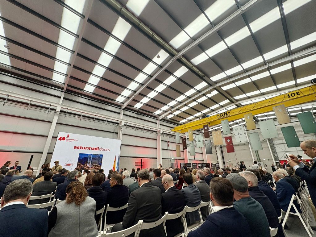 Inauguración de la ampliación de la fábrica de Asturmadi Doors