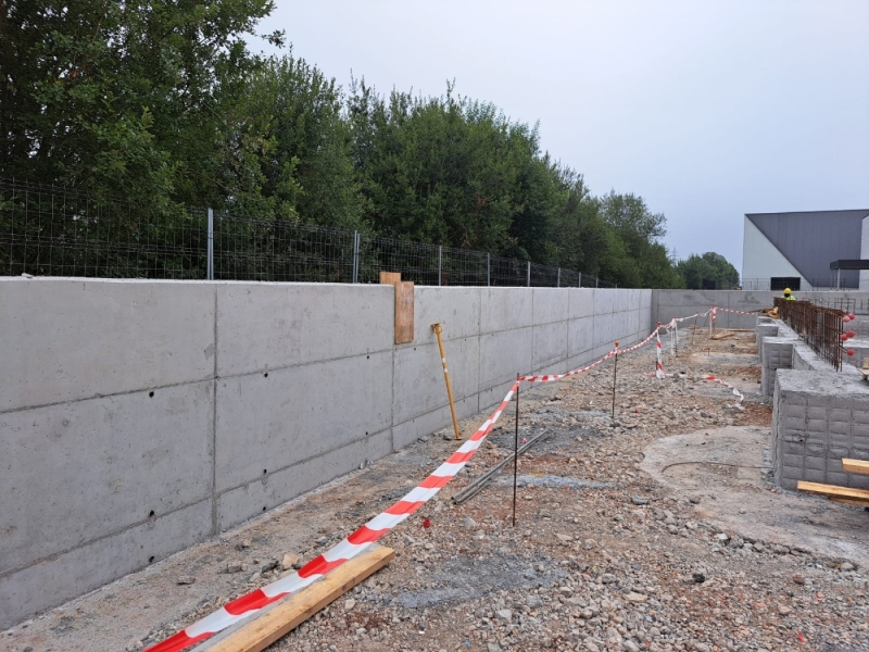 2025-07-04-048-muro-fondo-mc04 (1)
