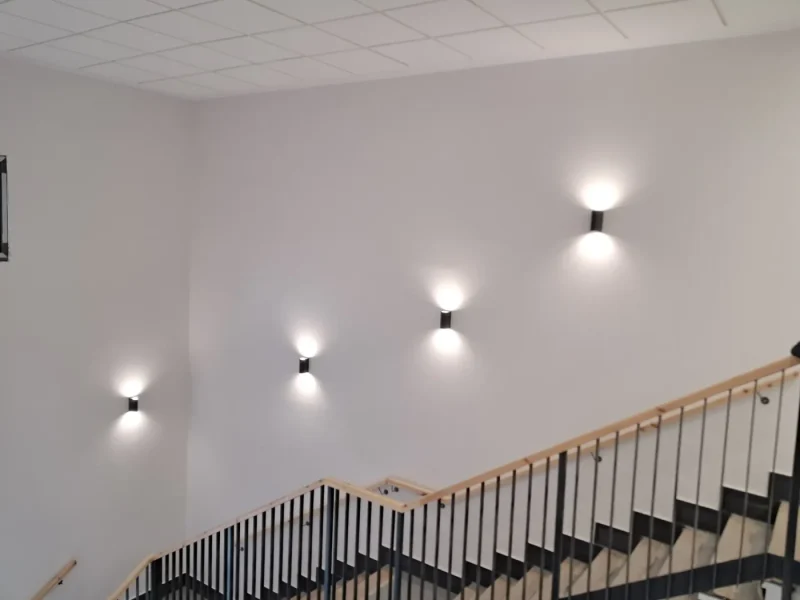 escalera-interior-iluminacion-led-industrial (1)